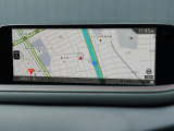 マツダコネクトの10.25インチワイドセンターディスプレイです。『Android Auto』『Apple CarPlay』や独自のコネクテッドサービスに対応したインターフェイスシステムです。