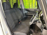 運転席シート廻りは使用感も少なく、良好な状態となっています。丁寧に使われていたことがよくわかりますね。