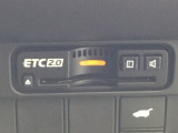 ETC2.0を搭載し、高速道路の料金決済をスムーズに行えるだけでなく、道路情報を活用した高度な運転支援サービスにも対応しています。