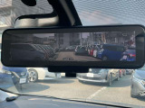 大好評「インテリジェントルームミラー」!車両後方のカメラ映像がミラーに映るので、乗員や荷物が多くても安心♪夜間や悪天候の日でもクリアな映像で視界良好です◎