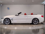 【拘りのFR】BMWが多く採用するFR車。ダイレクトでスポーティな加速感・シャープなハンドリングを実現。縦置きエンジンレイアウトにより、フラットで上質な乗り味です。