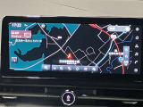 12.3インチワイドディスプレイを採用。情報を同時に表示できる3分割画面も可能。NissanConnect サービスの多様なコンテンツで、セレナと過ごす毎日に驚きと発見を提供します!
