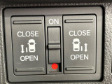 【両側パワースライドドア】スマートキーや運転席のスイッチで後席両側スライドドアの開閉が可能♪電動だから力を入れてドアを開ける必要が無く、小さなお子様でも簡単に開け閉めでき快適です♪