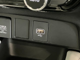 USB充電口を搭載しています!携帯電話の充電などに便利です!