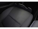 急ブレーキ時などに助手席に置いたバッグや荷物の脱落防止に役立ちます♪