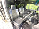 運転席シート廻りは使用感も少なく、良好な状態となっています。前オーナー様が丁寧に使っていたことがよくわかりますね。