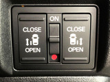 【両側パワースライドドア】スマートキーや運転席のスイッチで後席両側スライドドアの開閉が可能♪電動だから力を入れてドアを開ける必要が無く、小さなお子様でも簡単に開け閉めでき快適です♪
