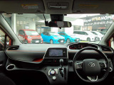 見通しのよいすっきりとした視界で、運転のしやすさは疲れにくさにも繋がりますよ♪