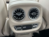 メルセデス・ベンツの定める厳しい基準をクリアしたお車のみをご案内させて頂きます。納車前整備はメーカー規定に基づき最大100項目にも及ぶ点検を熟練のメカニックによって行いご納車させて頂きます。