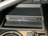 CD・DVD挿入口