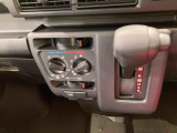 納車前にはプロのメカニックが、各部の点検を行います。ディーラーにしか出来ない品質、そしてサービスできっと満足していただけると思います!