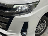 【LEDヘッドライト】悪天候や夜間走行時も良好な視界を確保し安心して運転できる高輝度LEDヘッドライトを装備!点灯速度が早く、消費電力も抑えられています。