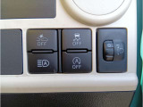車両入庫時には外装磨きと内装クリーニングを実施しております。納車前にも実施いたしますので、綺麗に快適にお乗りいただけます。