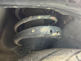 お車を安心してお乗りいただく為には、足回りの定期点検が欠かせません。サービスサポート(有償保証)では無料点検もご提供しており、安心のカーライフをお過ごしいただけるサポート体制が整っています。