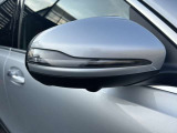 3人分のシートポジションを記憶させる事が可能で、スイッチ一つでベストポジションを呼び出せます。シートポジションを毎回設定する煩わしさがなくなり大変便利な装備です。