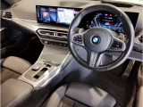 ☆センターパネルを運転席側に僅かに傾けたBMW独特のインパネ☆【駆け抜ける歓び】はここからもスタートしております☆