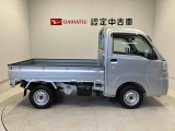車両右側面からの写真になり。車をご覧になりたい時はお気軽に最寄りの店舗へご相談下さい。