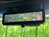 【デジタルインナーミラー】後席の大きな荷物や同乗者で後方が確認しづらい時でも安心!カメラが撮影した車両後方の映像をルームミラー内に表示。クリアな視界で状況の確認が可能です!