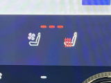 【シートヒーター&ベンチレーション】夏場は涼しい風でお尻や背中の熱やムレを防ぎ、冬はエアコンよりも早く温まってポカポカに!季節を問わず快適に過ごせます。