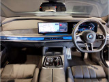 アウトバーンでの走行を見据えたBMWのブレーキシステムはもしもの時にもいち早くマシンを停止してくれます。
