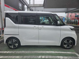 ガラス面が広いので運転しやすい車です