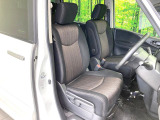 運転席シート廻りは使用感も少なく、良好な状態となっています。丁寧に使われていたことがよくわかりますね。