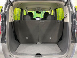 普段のお買い物や通勤、送迎等に十分な荷室スペースを確保しております。セカンドシートを倒すと、大きな荷物の積載も可能です♪