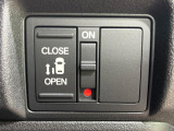 【パワースライドドア】スマートキーや運転席のスイッチでスライドドアの開閉が可能♪電動だから力を入れてドアを開ける必要が無く、小さいお子様でも、重い荷物を持っている時もラクに開け閉めできます♪