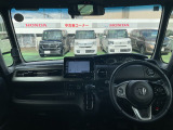 事故に遭わない社会の実現を目指して。先進の安全運転支援システムHondaSENSINGを搭載しています。多彩な機能で、より快適で安心なドライブをサポートします。