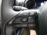 ステアリングスイッチ付き。手を離さずにさまざまな操作が可能です。