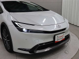 プリクラッシュセーフティに交差点右折時の対向直進車、ならびに右左折時の対向方向から横断してきた歩行者・自転車運転者も検知可能にした「Toyota Safety Sense」を装備しています。