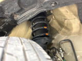 お車を安心してお乗りいただく為には、足回りの定期点検が欠かせません。サービスサポート(有償保証)では無料点検もご提供しており、安心のカーライフをお過ごしいただけるサポート体制が整っています。