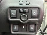 運転支援システムも多数装備されております。追突被害を軽減するエマージェンシーブレーキも付いております。