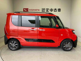 車両右側面からの写真になります。車をご覧になりたい時はお気軽に最寄りの店舗へご相談下さい。
