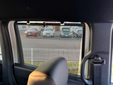 2列目にはロールスクリーン付いてます