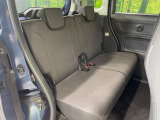 後部座席も気になるようなキズ・汚れやへたり等、大きなダメージはなく、良好な状態です。