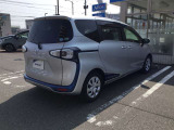 ボディカラーはシルバー<1F7>です。