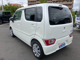 雨の日でも荷物の積み下ろしがしやすいハッチバックタイプのバックドア☆梅雨の時期は助かりますね☆