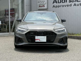 【サンルーフ装備】シングルフレームグリルはAudiの象徴的なデザイン要素であり、一目でAudiとわかるスタイル、大きくて迫力のある形状が車のスポーティな印象を強調しており、魅力的なデザインとなっています。