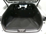 U-Carの販売だけでなく自動車保険、携帯電話の販売も行っております。