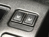 【シートヒーター】寒い日に重宝するシートヒーター!エアコンより早く温まってくれるので寒がりの人も安心ですね♪エアコンの温風は乾燥するから苦手、という方にもをおすすめです。