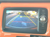 【バックカメラ】駐車時に後方がリアルタイム映像で確認できます。大型商業施設や立体駐車場での駐車時や、夜間のバック時に大活躍!運転スキルに関わらず、今や必須となった装備のひとつです!