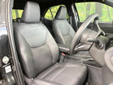 運転席シート廻りは使用感も少なく、良好な状態となっています。前オーナー様が丁寧に使っていたことがよくわかりますね。