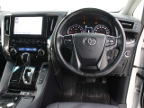 運転席廻りです。