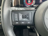 ナビの音量など車両情報を手元で操作できるハンドルスイッチ付き。