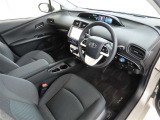 シンプルで使いやすいデザインの運転席です。