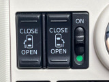 【両側パワースライドドア】スマートキーや運転席のスイッチで後席両側スライドドアの開閉が可能♪電動だから力を入れてドアを開ける必要が無く、小さなお子様でも簡単に開け閉めでき快適です♪