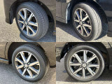 165/55R15 純正アルミホイール装着。