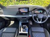 Audiのインテリアはエクステリア同様、優れたデザイン性とクオリティ、そして機能性を兼ね備えております。