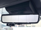 【デジタルインナーミラー】後席の大きな荷物や同乗者で後方が確認しづらい時でも安心!カメラが撮影した車両後方の映像をルームミラー内に表示。クリアな視界で状況の確認が可能です!